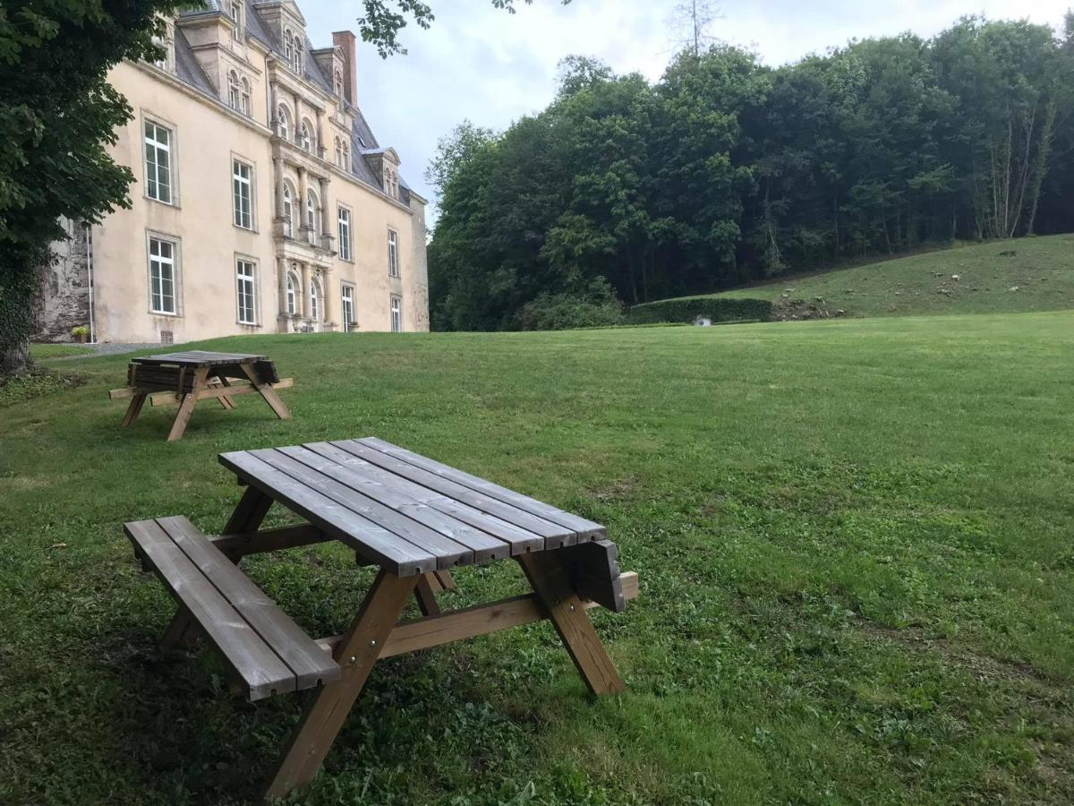 Chateau De La Lucaziere Mont-Saint-Jean (Sarthe) Exterior foto