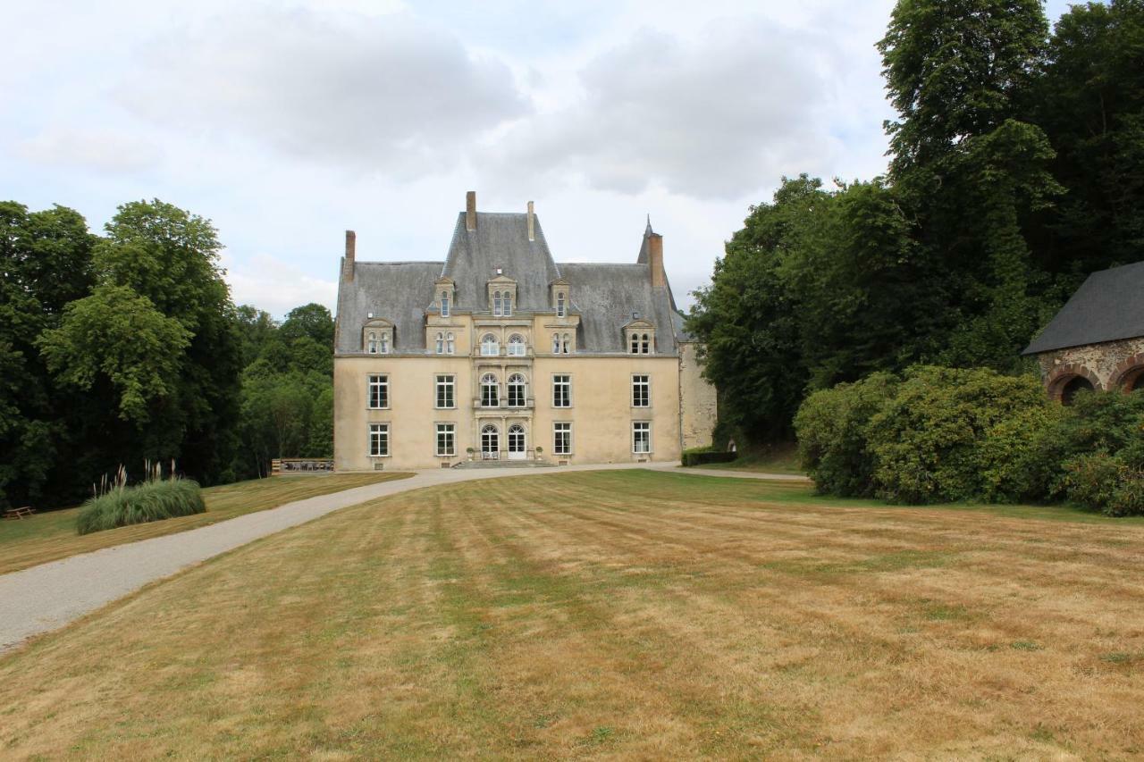 Chateau De La Lucaziere Mont-Saint-Jean (Sarthe) Exterior foto