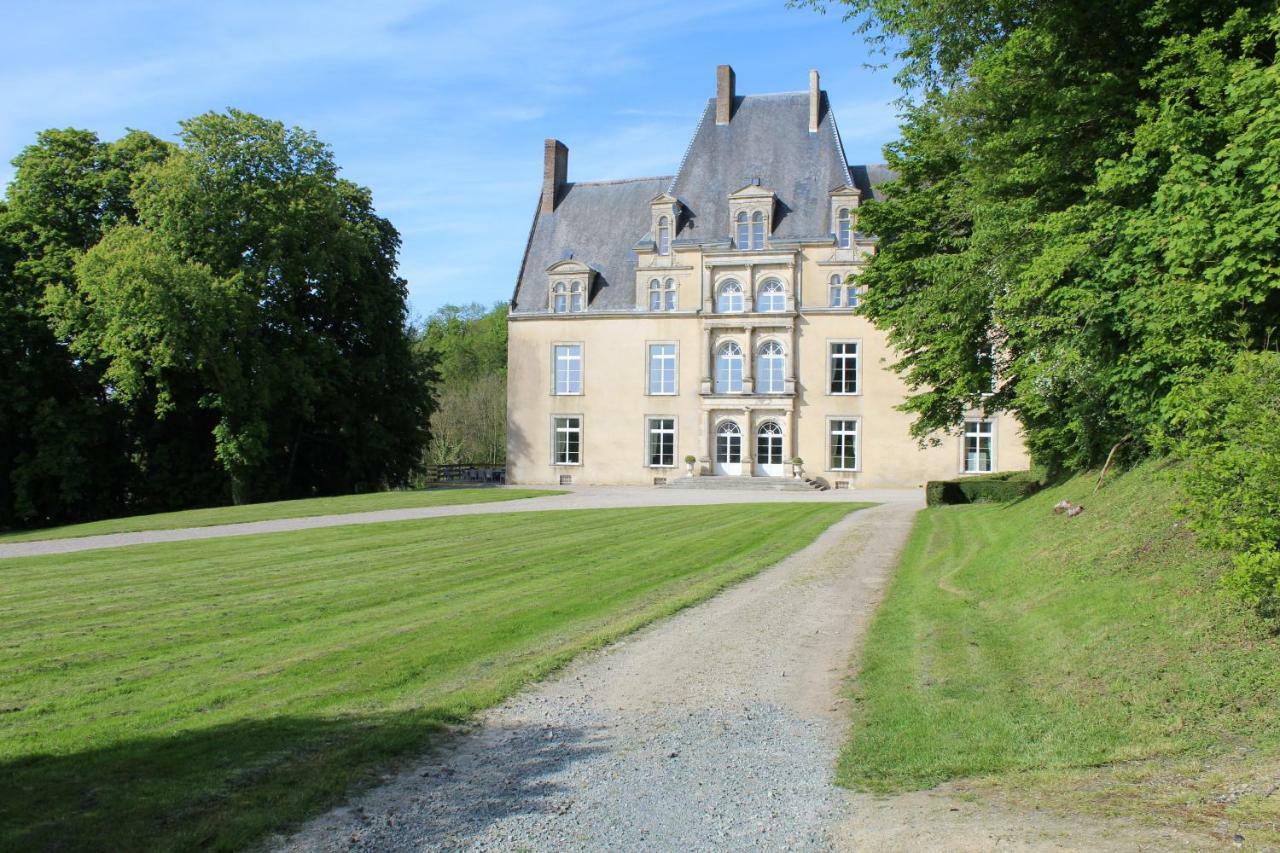 Chateau De La Lucaziere Mont-Saint-Jean  Exterior foto